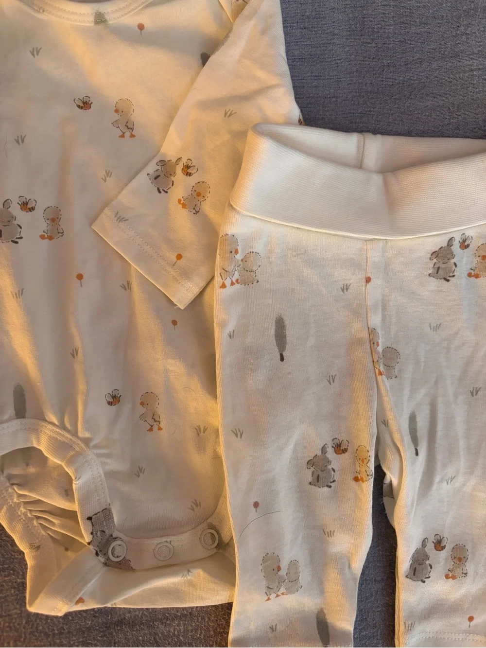 Preemie H&M Neutral Animal Print Baby Bodysuit set